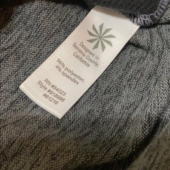 Athleta thumbhole sweatshirt size XS - Picture 3 of 7